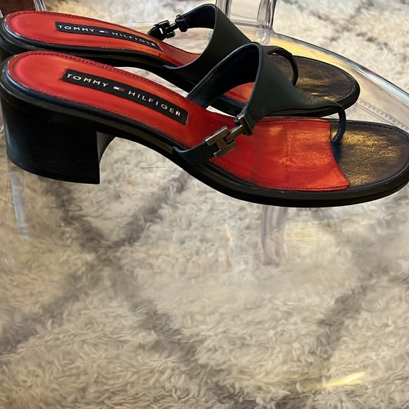 Designer Shoe Blowout sale!! Tommy Hilfiger sandal - Picture 3 of 5
